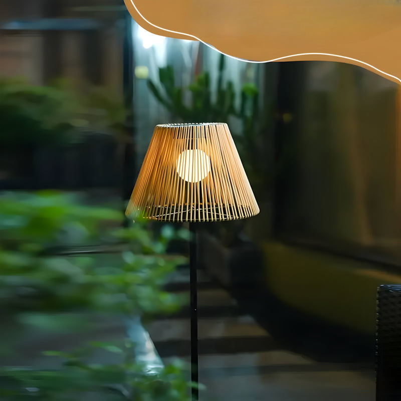 SunLoom - Solcelledrevet udendørs LED-gulvlampe med varmt og hyggeligt lys