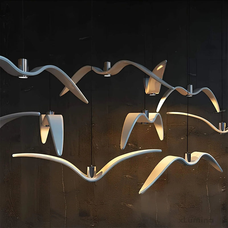BeakBrilliance – Kunstnerisk fugleformet lampe med blødt lys og skulpturel charme