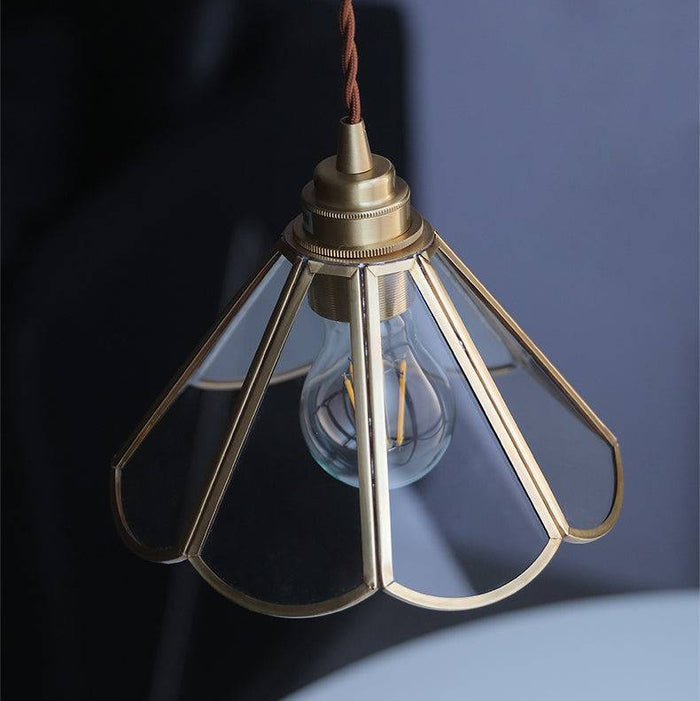 VeraGlow – Elegant hængende loftslampe med snoet ledning og klar kuppelform