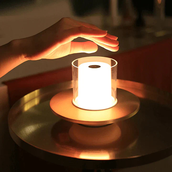 LumeTouch - LED stearinlyslampe med flad top og induktionsfunktion