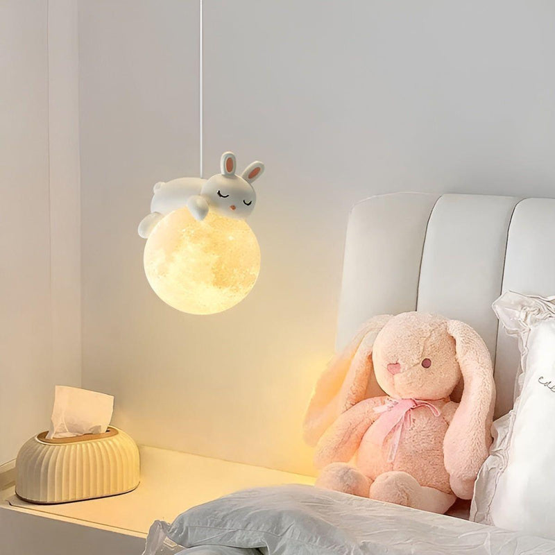 AnimeGlow – Legesyg måneformet pendellampe med tegneseriedyrdesign til børn