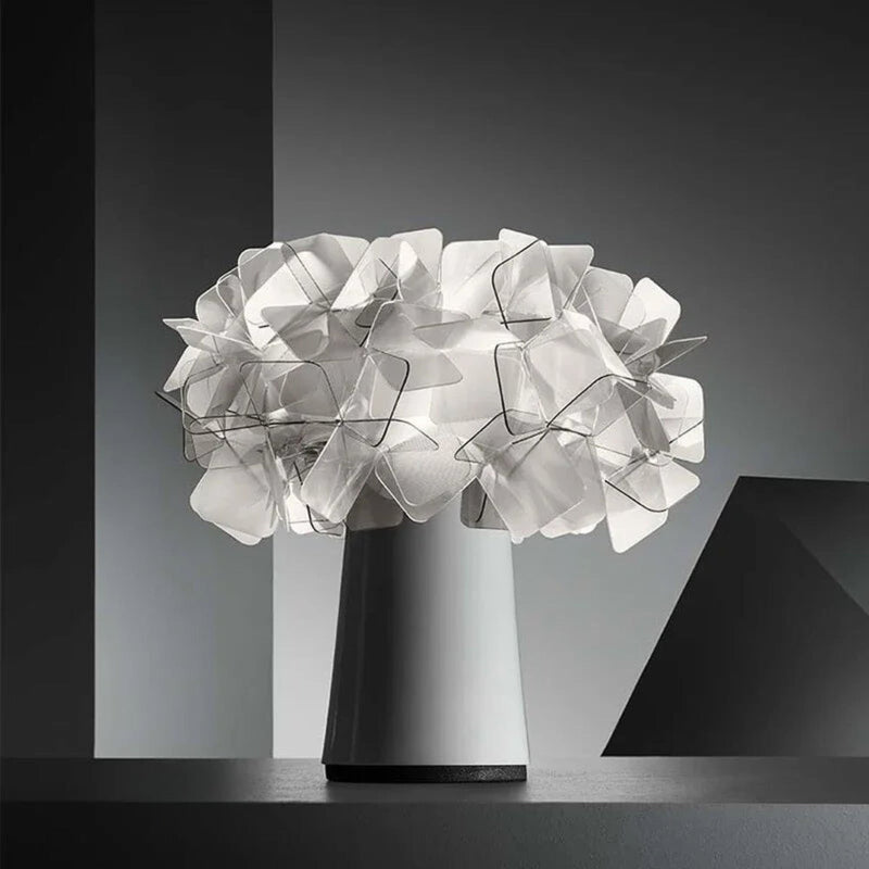 ClarityBeam – Moderne LED-bordlampe med dæmpbar touch-betjening