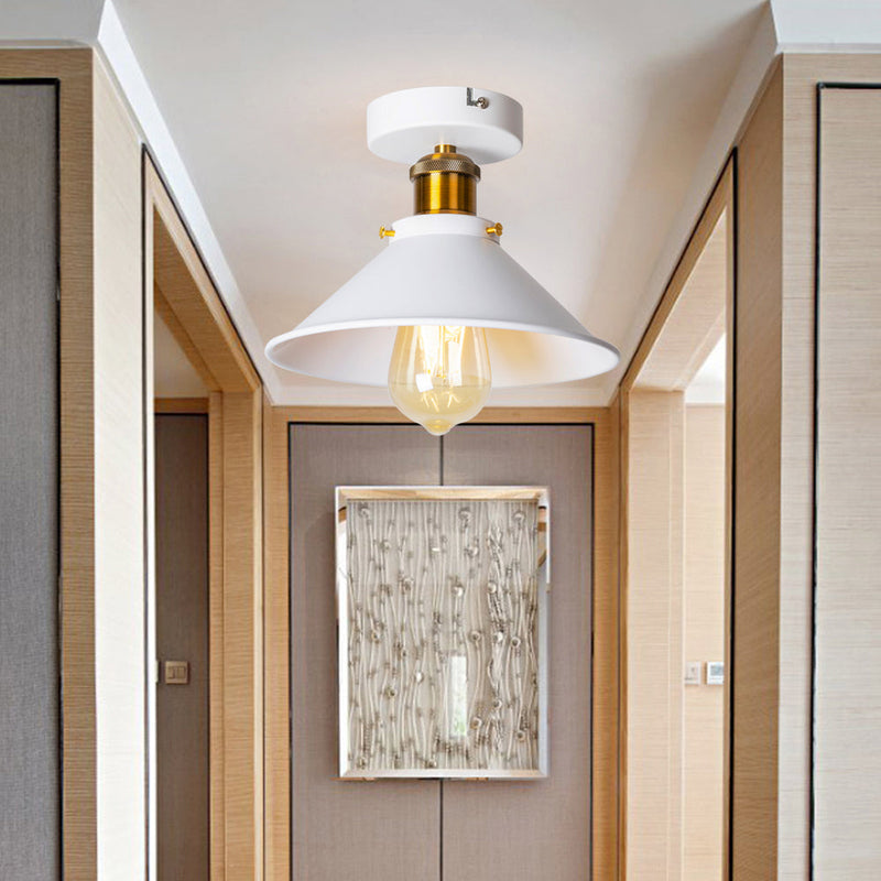 HaloCone - Minimalistisk kegleformet loftslampe med hyggelig belysning