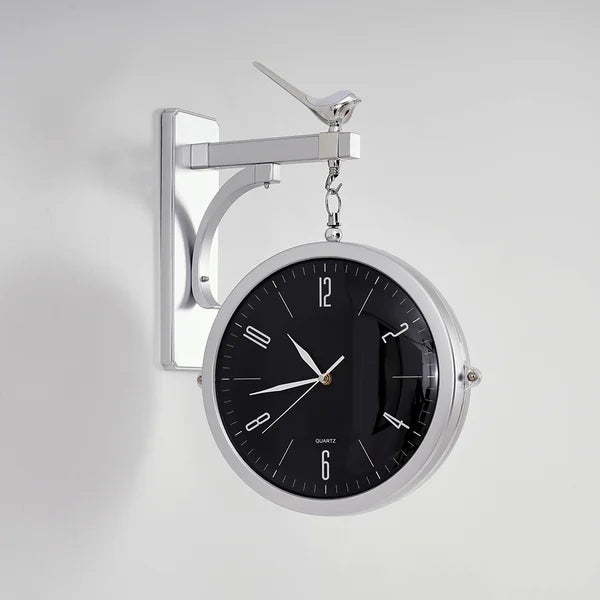 RomanTime – Dobbeltsidet vægur med romertal for klassisk elegance