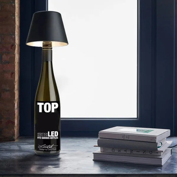 AuraBottle – USB Genopladelig Flaskelampe med LED Lys til Elegant og Trådløs Stemningsbelysning