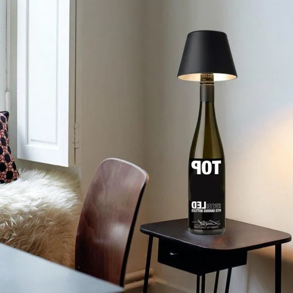 AuraBottle – USB Genopladelig Flaskelampe med LED Lys til Elegant og Trådløs Stemningsbelysning