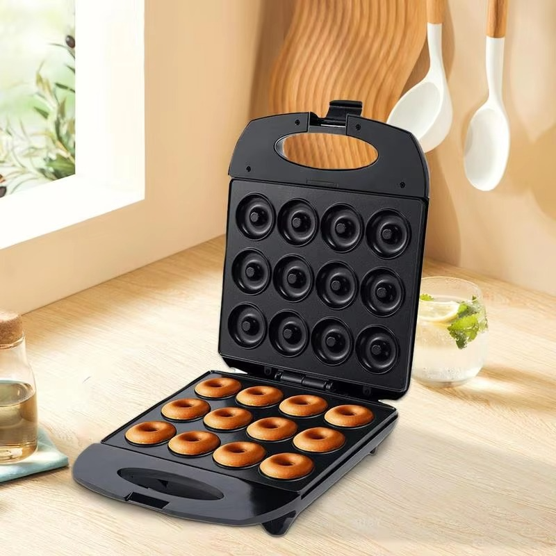 DoughDelight – Kompakt 12-huls donutmaskine til søde kreationer
