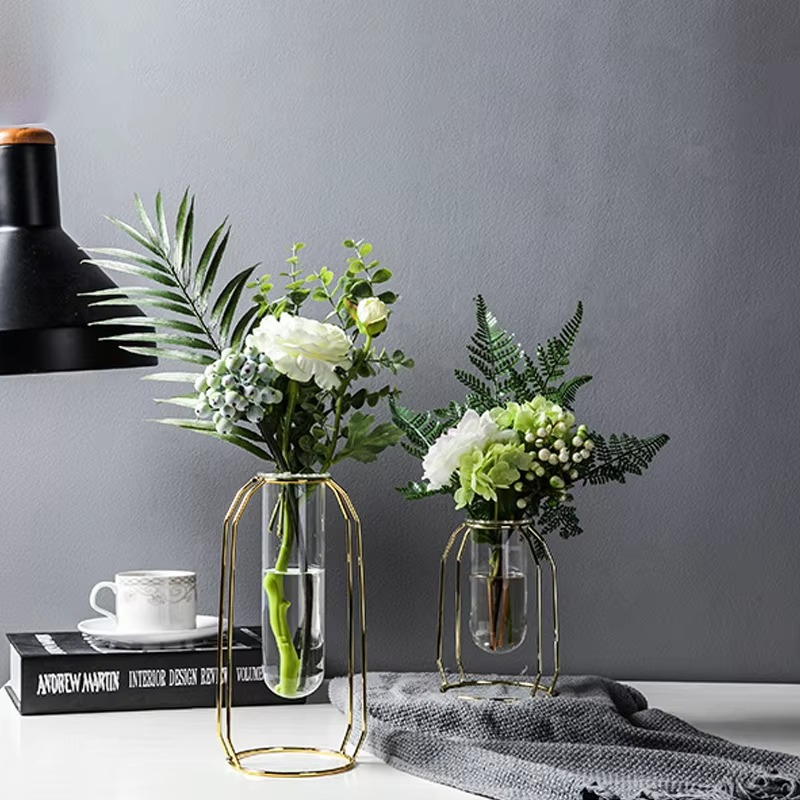LumoGlass – Klar Glasvase med Slank Base til Elegant Blomsterdekoration