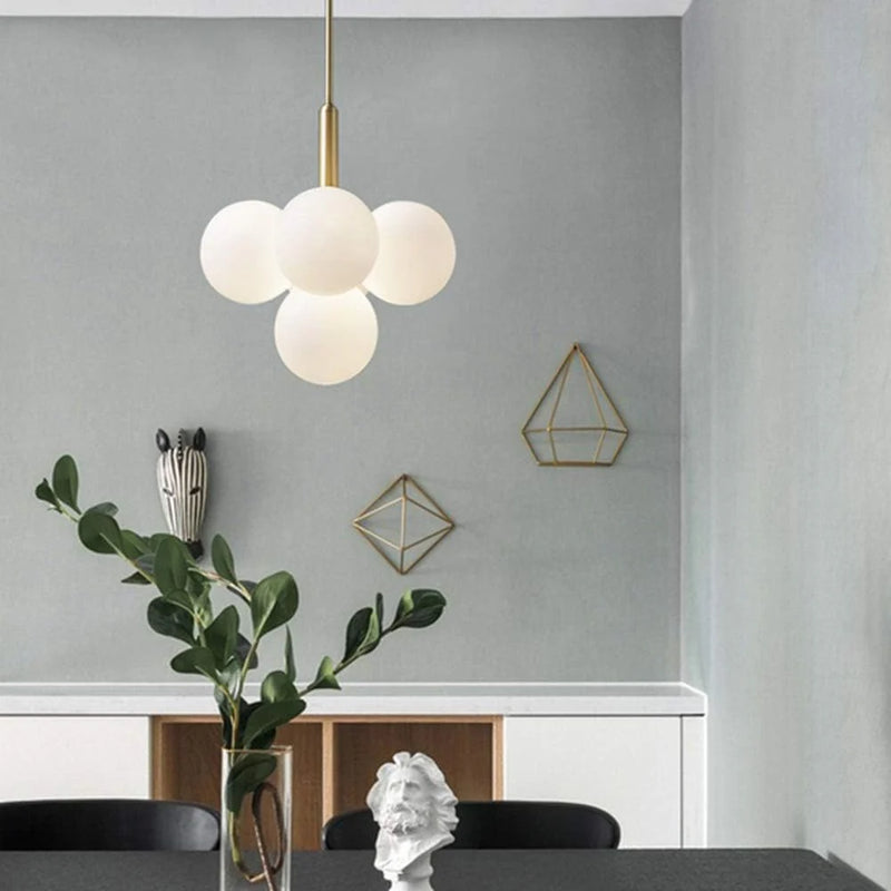 ClusterGlow – Geometrisk globus pendel med justerbar højde for moderne atmosfære