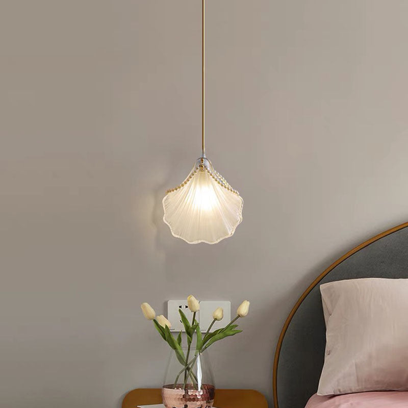 PearlaGlow – Skalsformet Pendellampe med Blødt Ambient Lys