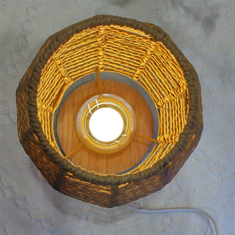 GlowCraft – Håndlavet LED-bordlampe i træ med varm hvid glød