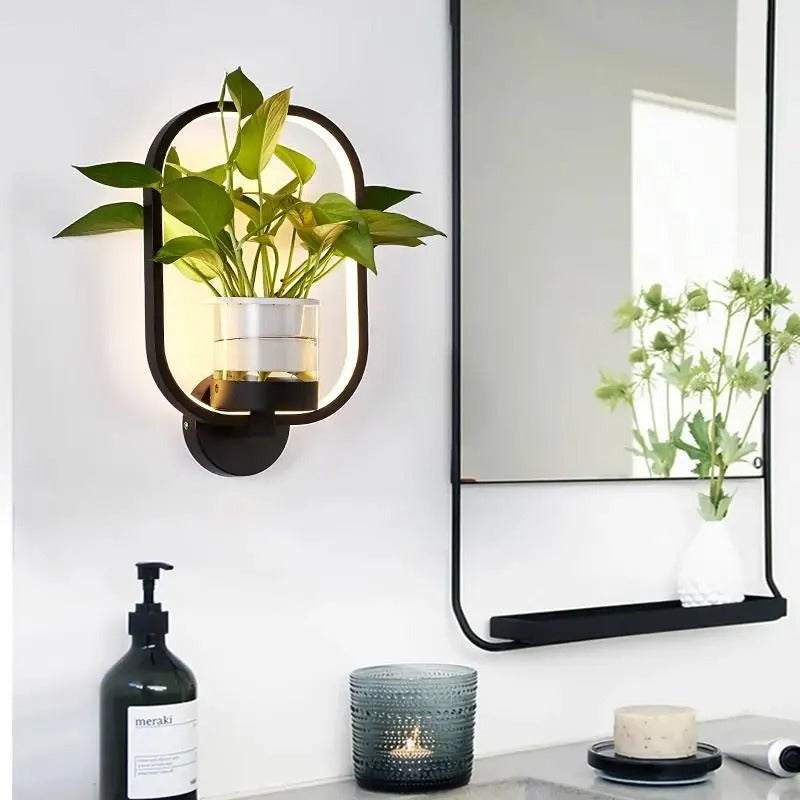 LuminaGreen - Elegant væglampe med planteholder