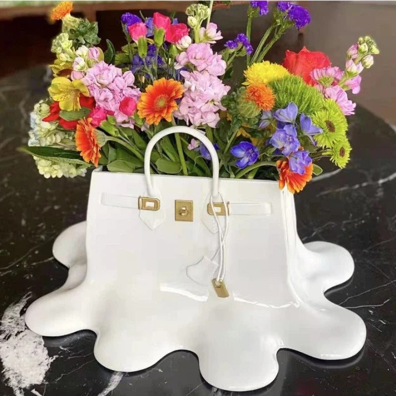FloraBag – Stilfuld håndtaskeformet blomstervase til moderne og elegant indretning