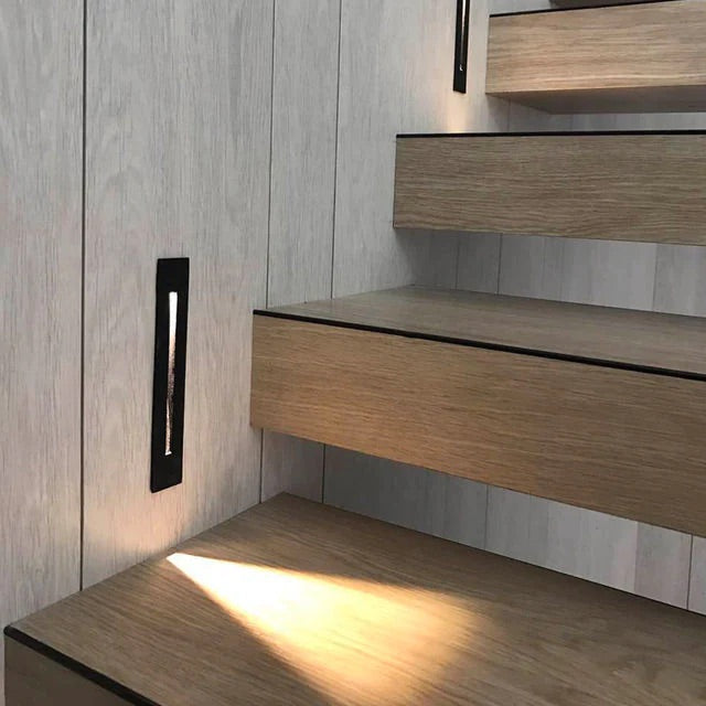 LumoStep – Moderne LED-trappelampe til sikker og stilfuld belysning
