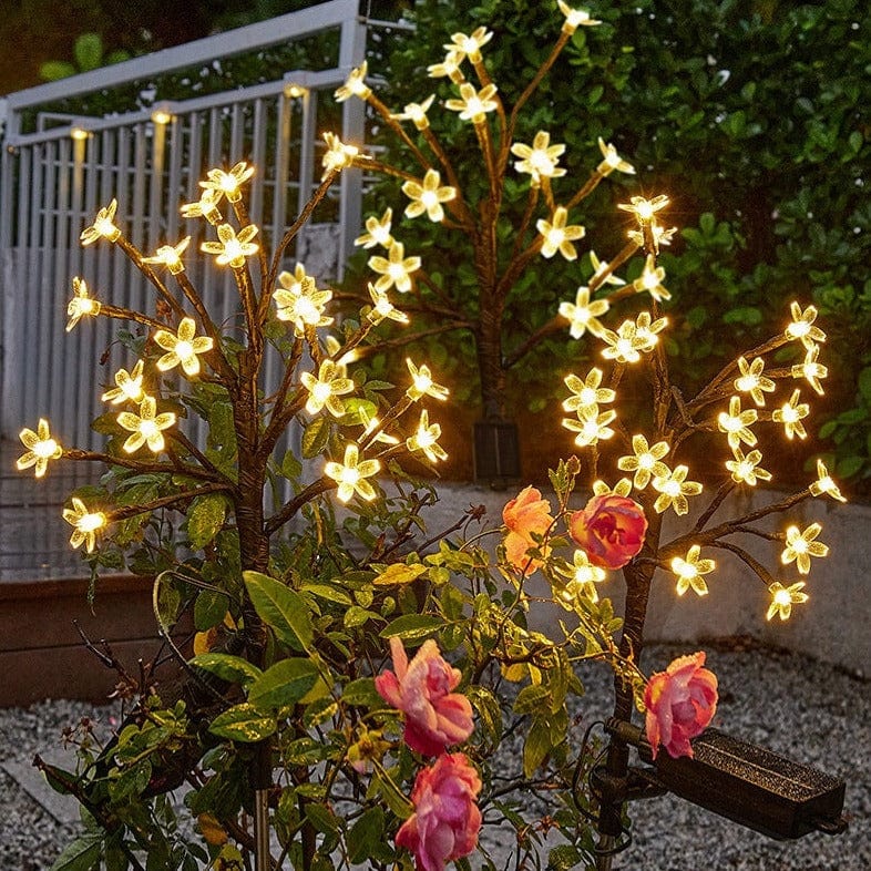 BlossomGlow - Kirsebærblomst inspireret udendørs solcellelampe med fjernbetjening