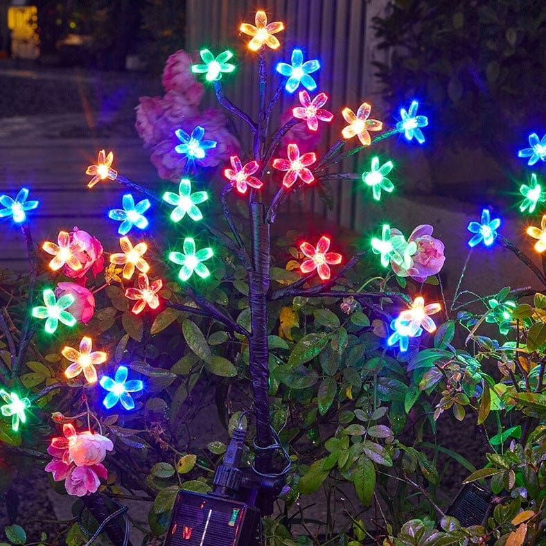 BlossomGlow - Kirsebærblomst inspireret udendørs solcellelampe med fjernbetjening
