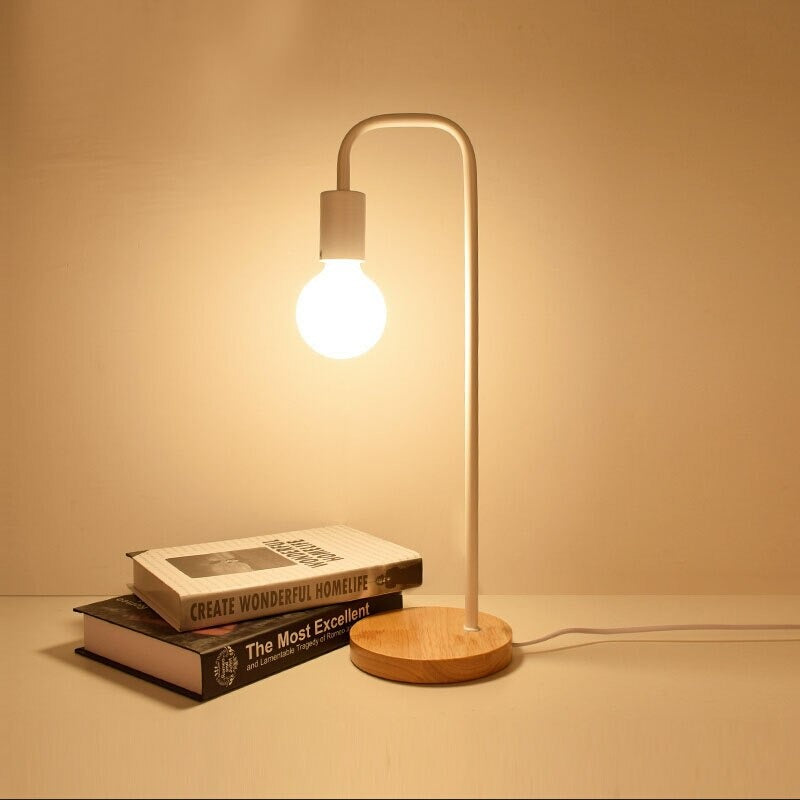 LoftGlow - Natbordslampe i industriel stil til hyggelig og stilfuld belysning