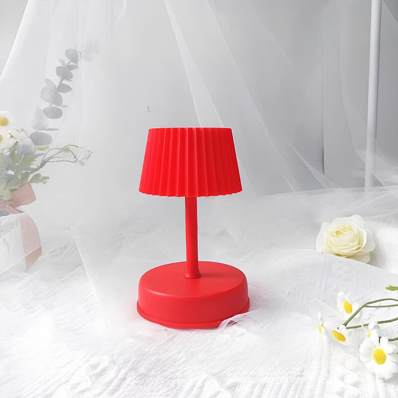 GlowNest - Kompakt LED-sengelampe med blødt lys og børnevenligt look