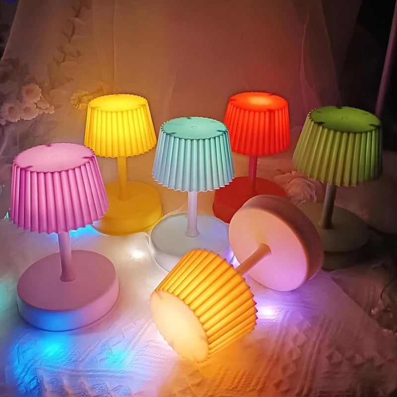 GlowNest - Kompakt LED-sengelampe med blødt lys og børnevenligt look