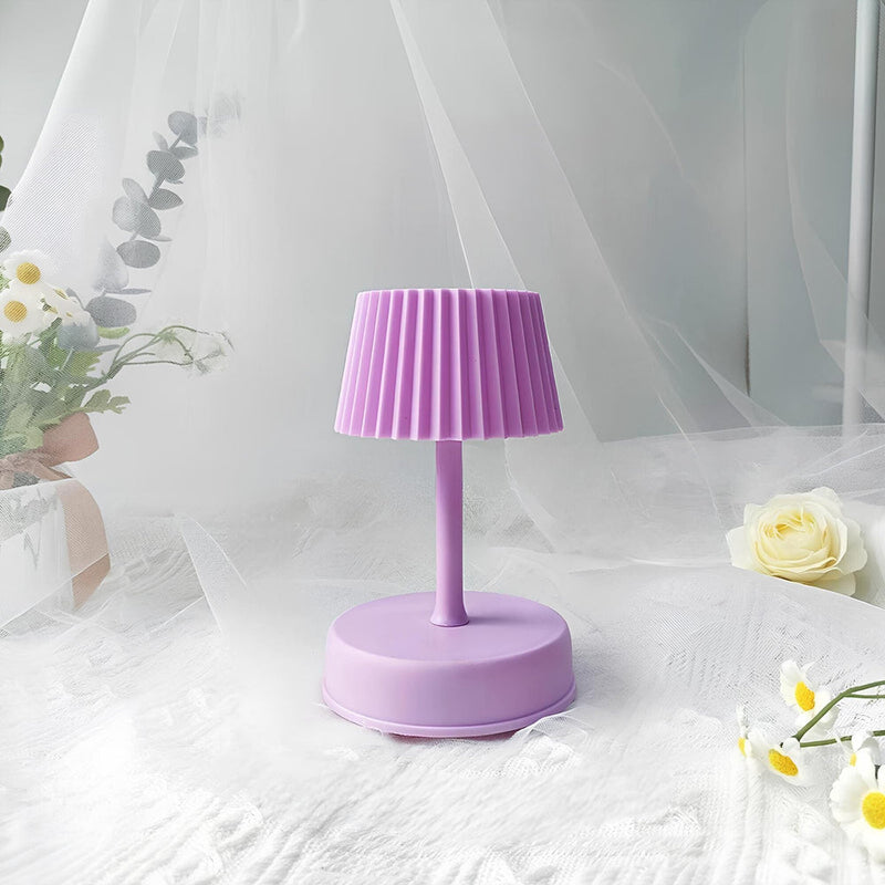 GlowNest - Kompakt LED-sengelampe med blødt lys og børnevenligt look