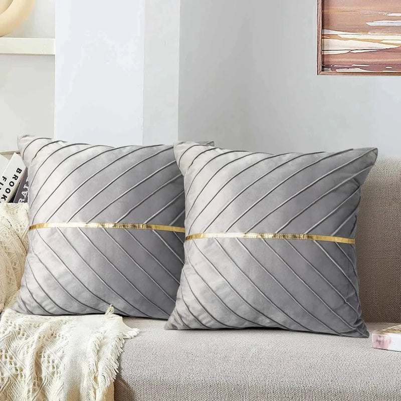 VelvoCharm – Pudebetræk med elegant diagonal paillettedetalje