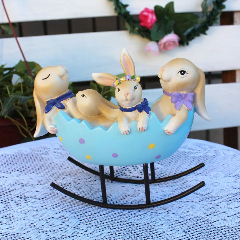 BunnyCharm – Påskehare-ornament i harpiks med gyngende æg og pastelfinish