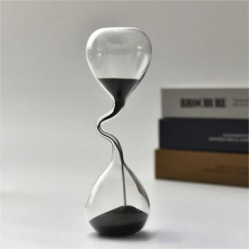 TimeWave - Elegant buet timeglas med flydende sort sand