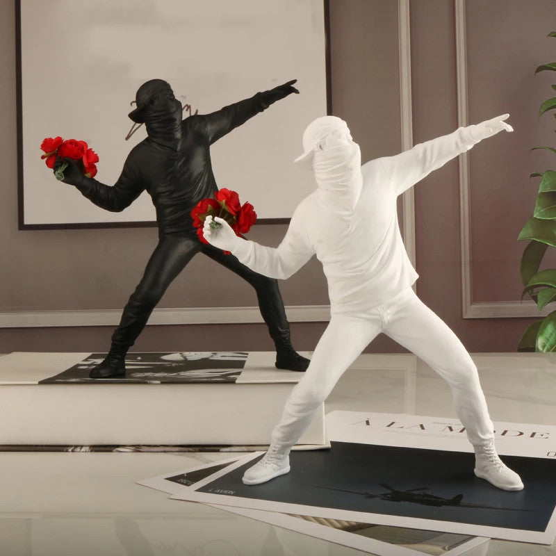 BanksyBloom – Ikonisk Flower Vandal-skulptur til dristig kunstnerisk boligindretning