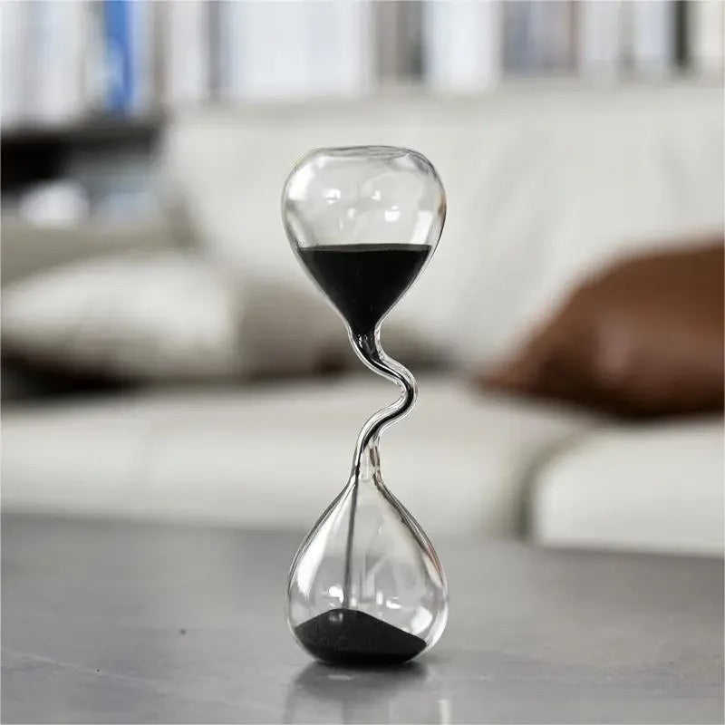 TimeWave - Elegant buet timeglas med flydende sort sand