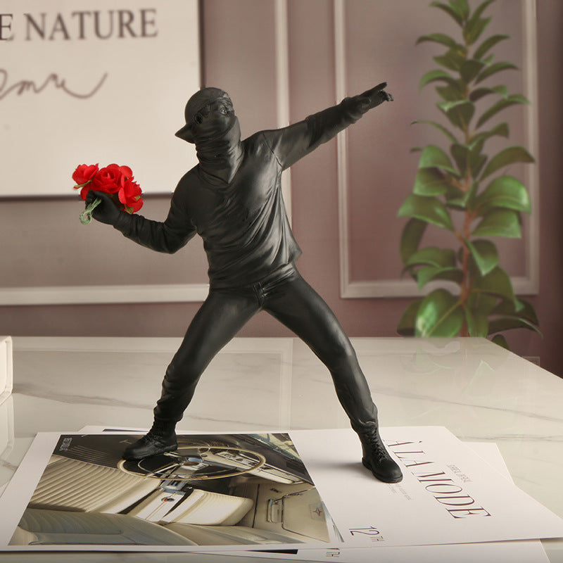 BanksyBloom – Ikonisk Flower Vandal-skulptur til dristig kunstnerisk boligindretning