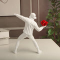 BloomThrower – Moderne blomsterkasterstatue til boligindretning og kunstnerisk udstilling