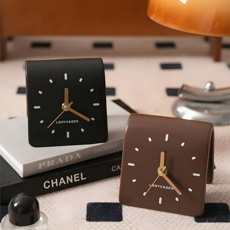 TimeMuse - Kunstnerisk moderne bordur med minimalistisk rundt design