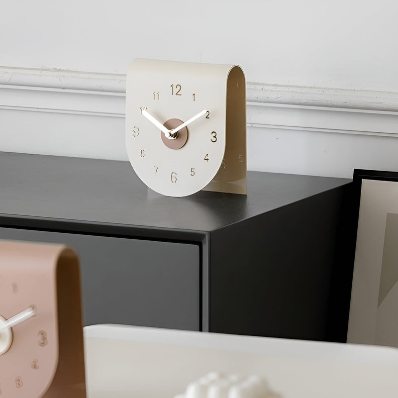 ClariClock – Elegant bordur med naturligt look og klare tal