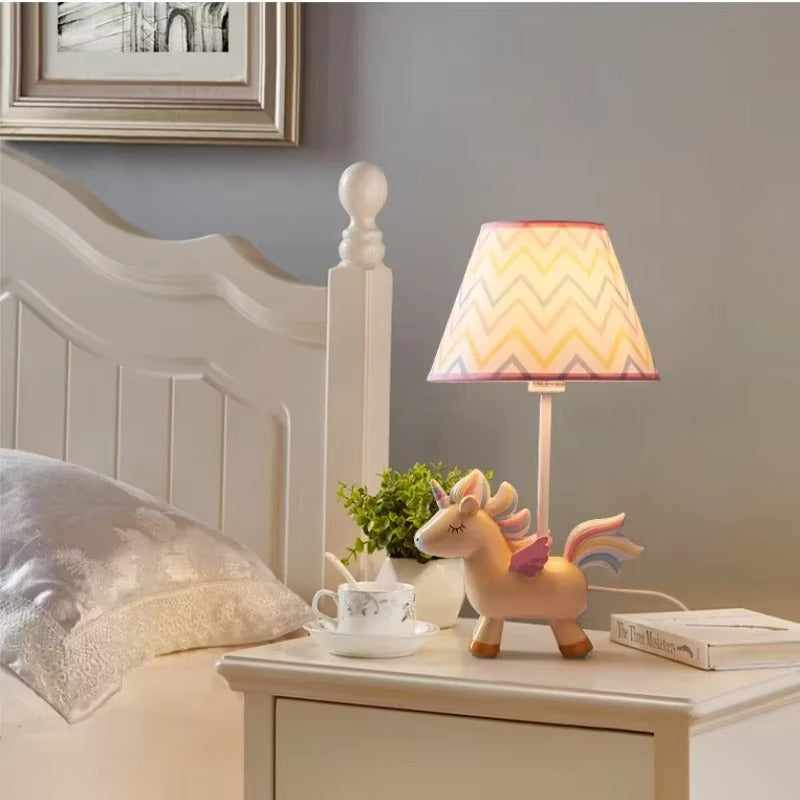 TwinkleHorn – Klassisk enhjørning bordlampe med legende design