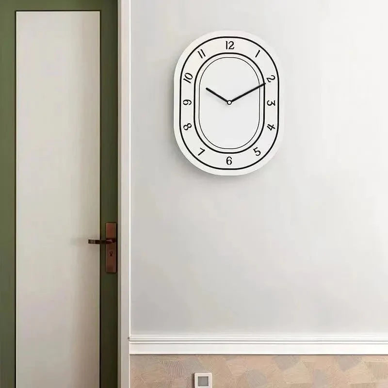EllipTime - Minimalistisk elliptisk vægur med moderne elegance