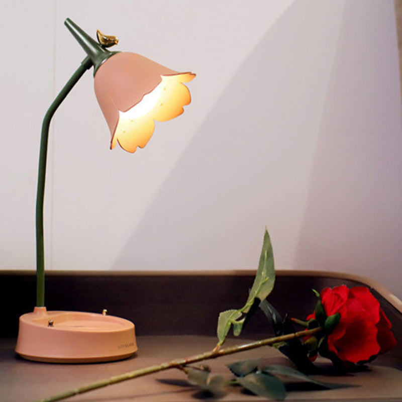 LumaPetal – Blomsterformet bordlampe med berøringsbetjening og bærbar lys i bløde pastelfarver
