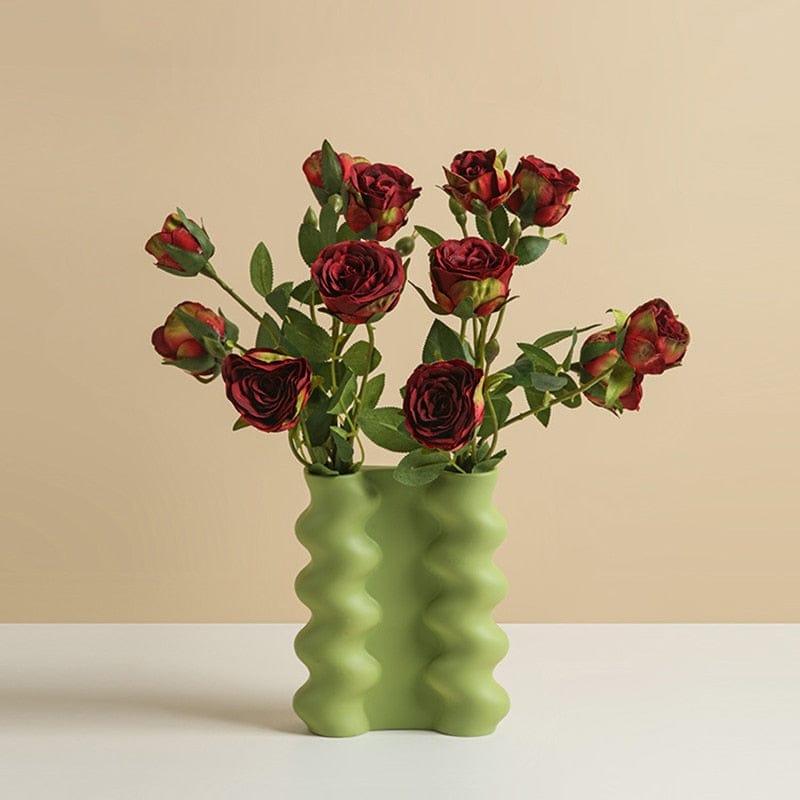 PureForm – Elegant dekorativ vase med minimalistisk design til elegante blomsterdekorationer