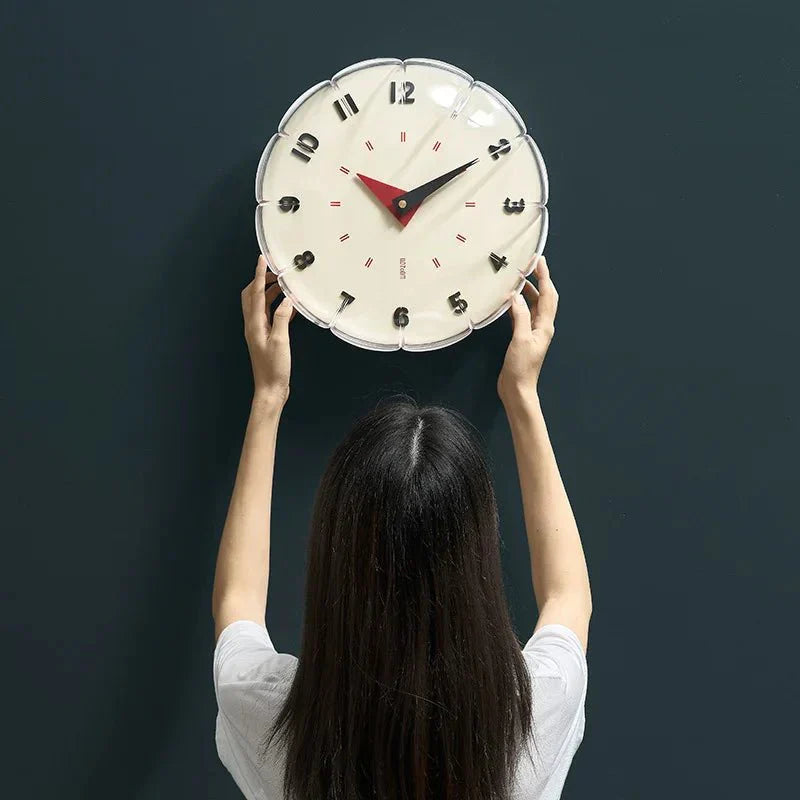 TimeBloom - Kunstnerisk vægur inspireret af bobler i moderne stil