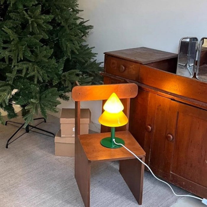 TreeLume - Elegant Bordlampe Med Juletræsdesign