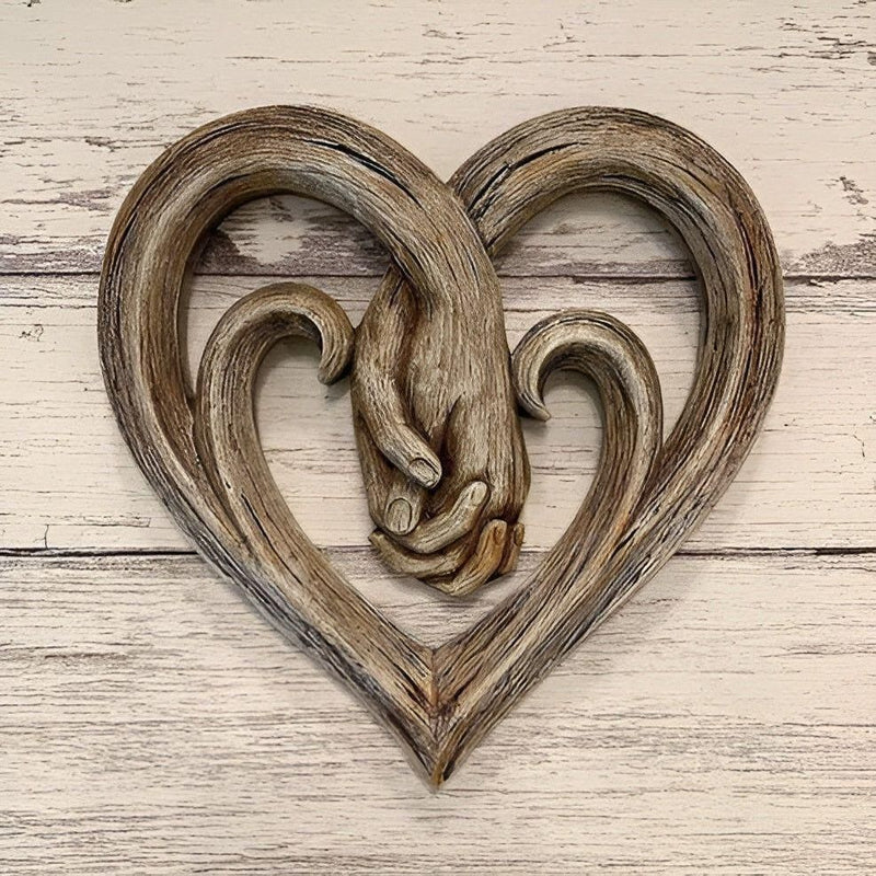 HeartForm - Romantisk skulptur af to hænder, der danner et hjerte, til moderne indretning