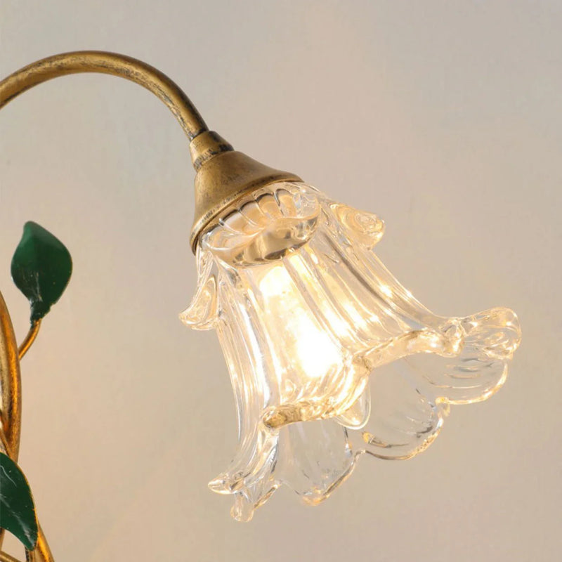 FloraVibe – Elegant blomsterinspireret bordlampe for blød belysning og tidløs charme