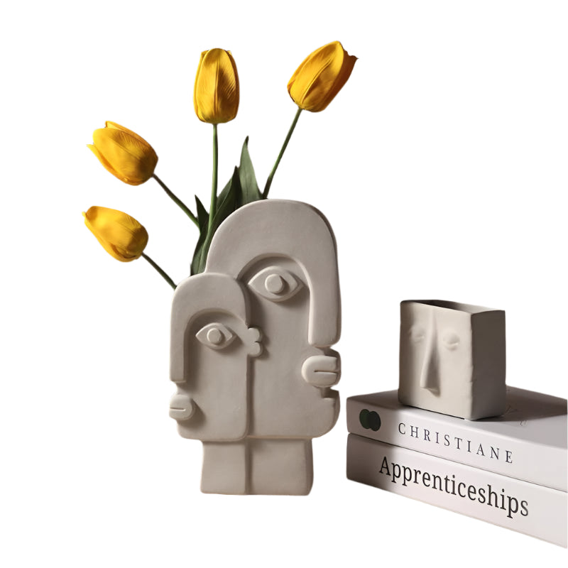 Artiface – Keramisk Skulpturvase med Abstrakt Ansigtsdesign