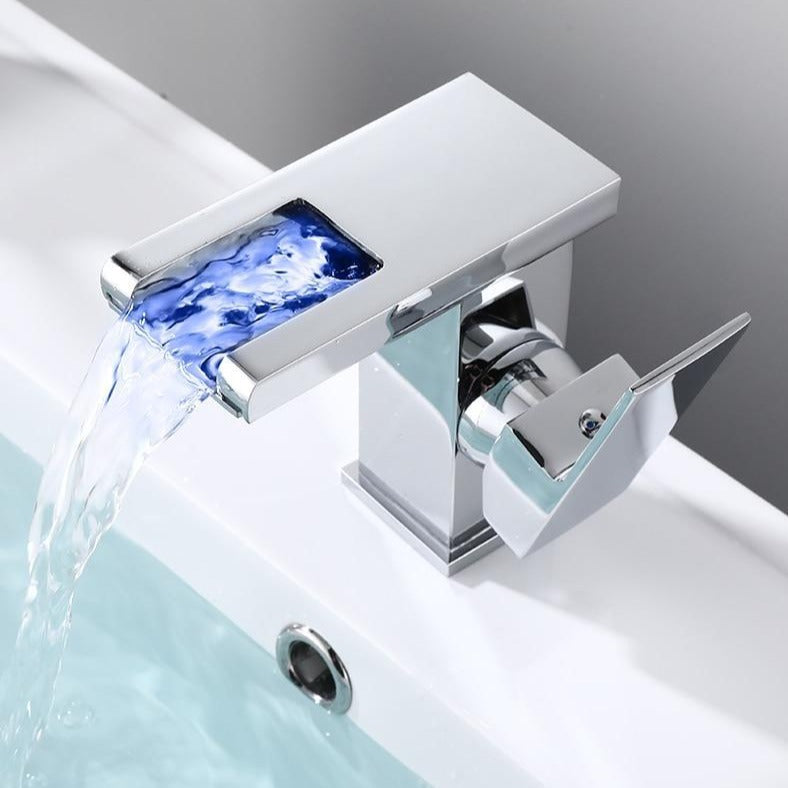 AquaFlow– Smart LED vandhane med temperaturlysshow