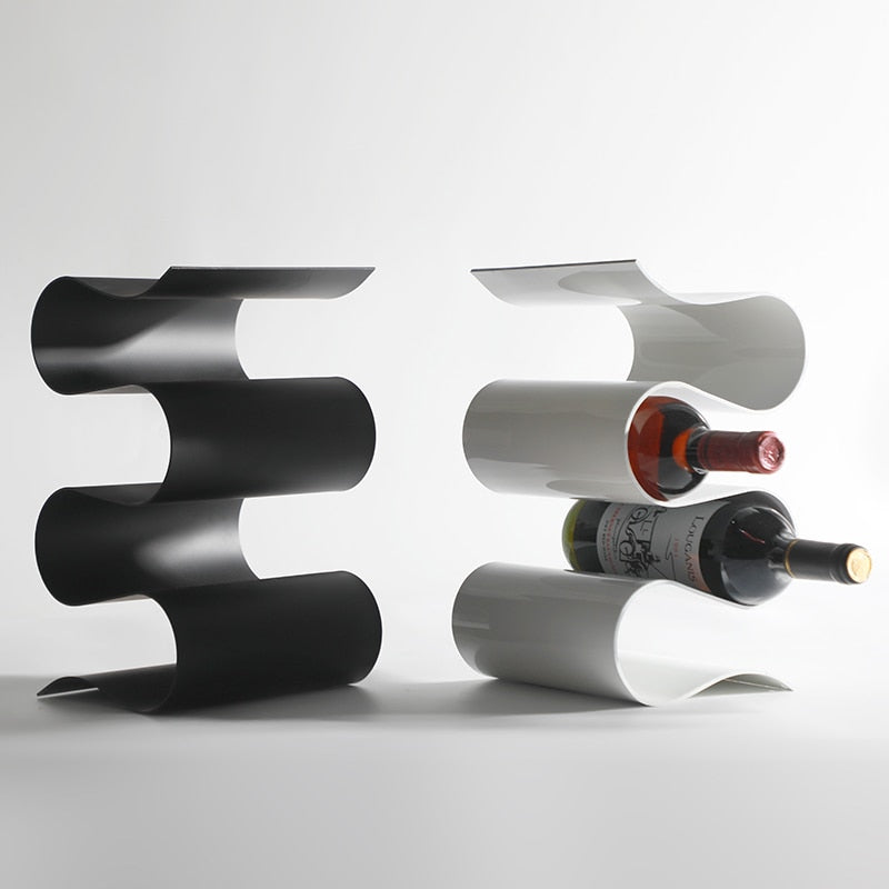 VinoCurve – moderne bordstativ med slank form til vinorganisation
