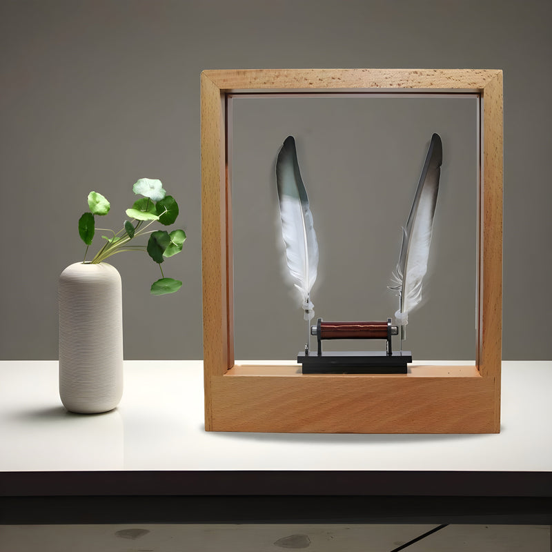 MagicDrift - Svævende fjerlampe med 3D-illusion og blødt LED-lys