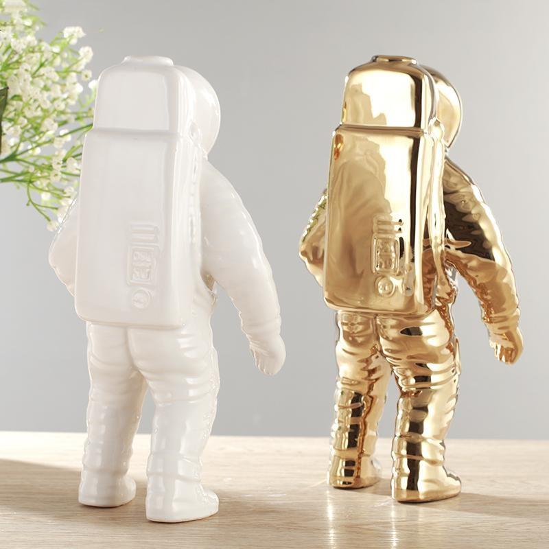 AstroFlora - Unik Astronautvase Med Blomsterholder til Din Boligindretning