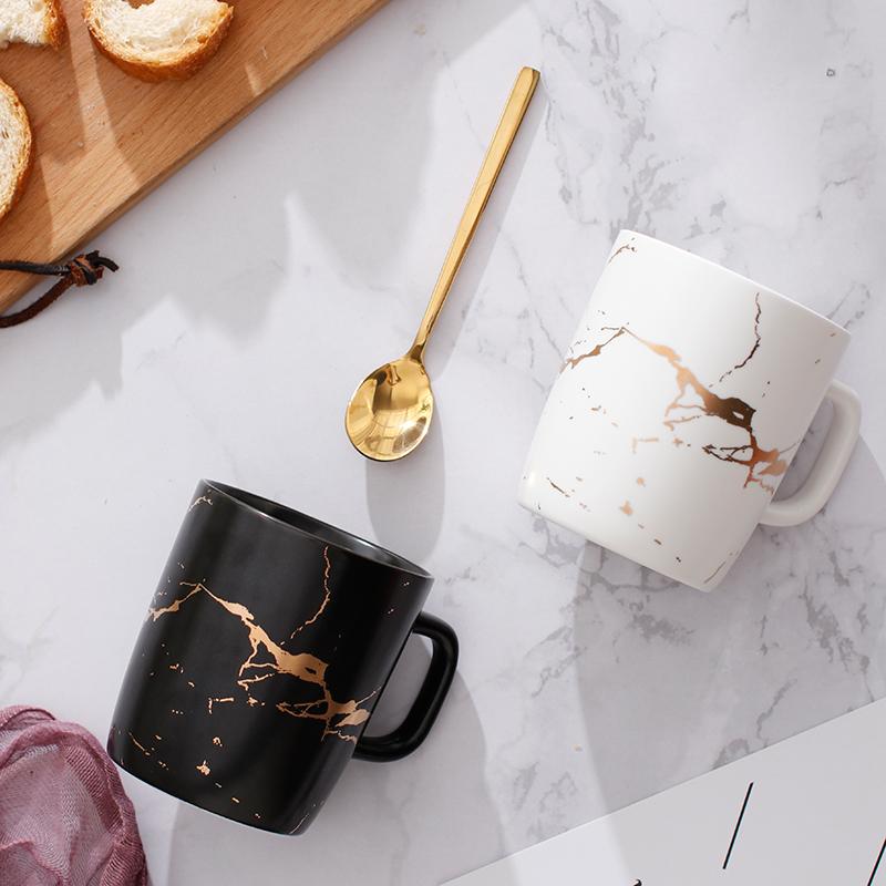 StoneAura – Elegant kaffekrus med slående mønster og blank finish