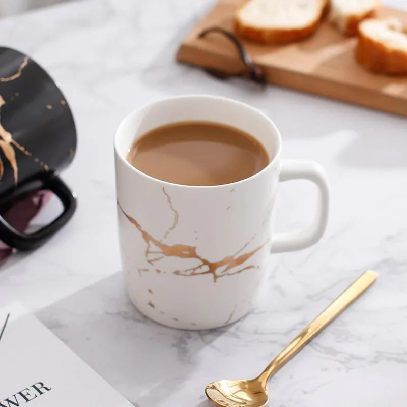 StoneAura – Elegant kaffekrus med slående mønster og blank finish