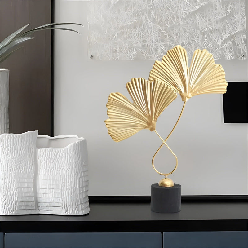 SerenLeaf - Minimalistisk Ginkgo-bladskulptur for elegant naturlig charme