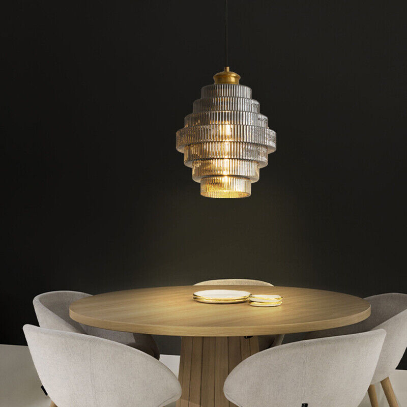 LumaLayer - Pendel med lagdelt ribdesign og blødt lys til elegante rum